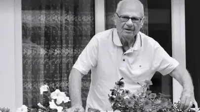 Burcu Özberk'in dedesinin kim olduğu merak ediliyor: Ünlü oyuncunun duygulandıran paylaşımı