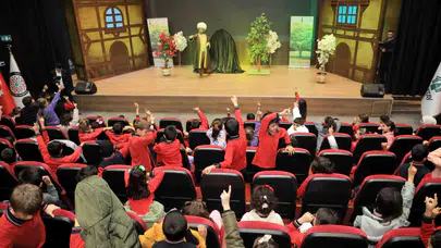 Karatay Belediyesi’nden öğrencilere tiyatroyla eğitim desteği