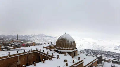 Soğuk dondurdu, dayanışma ısıttı: Mardin sokaklarında insanlık dersi