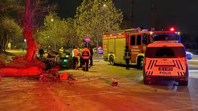 Levhaları devirdi, ağaca çarptı! Kayseri’de feci kaza