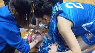 Basketbol maçında yumruklar havada uçuştu: Güvenlik zor ayırdı