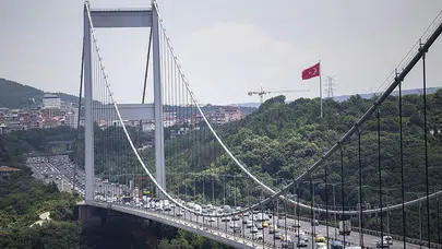 Köprü ve otoyol ücretlerine 2026 zammı: Yeni geçiş tarifeleri açıklandı!