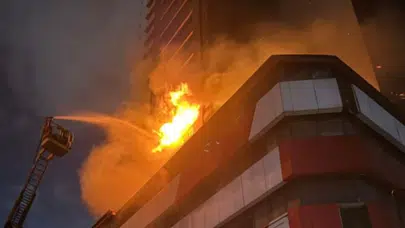 Yaşadıkları bina sonları oldu: 5 Kişi yanarak can verdi!