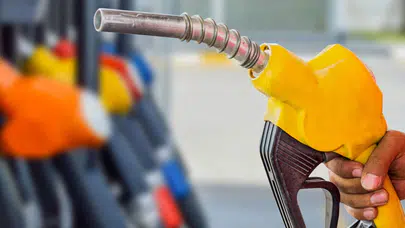 Yeni yılın ilk zammı akaryakıta: Benzin ve motorin fiyatları ne olacak?