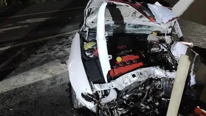 Tekirdağ’da korkunç kaza! Refüje çarpan araçtan acı haber