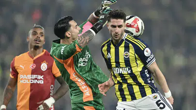 Galatasaraylı oyuncu ilk derbisine çıktı