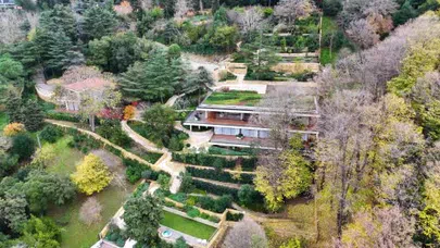 Boğaz’da lüks, hafızalarda skandal... Adnan Oktar’ın eski evi yeniden görüntülendi!