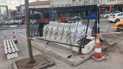 Yine aynı nokta: Ankara’da tarihi türbeye otomobil çarptı!