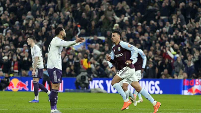 Fenerbahçe öncesi Aston Villa durdurulamıyor: United’ı devirdi, seriyi 7’ye taşıdı