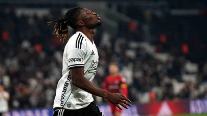 Beşiktaş’ın büyük maç kabusu: Öne geçti, kırmızı kartlarla puanları bıraktı