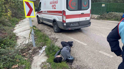 Virajda facia eşiğinden dönüldü: Bisikletli genç çarpışmamak için su giderine uçtu!