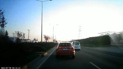 Bolu’da makas dehşeti: Araç içi kamera kazayı anbean kaydetti!