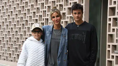 Anne-oğul teknoloji turu! Çağla Şıkel ve çocuklarından sanal gerçeklik molası