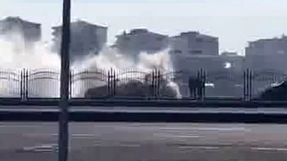 Diyarbakır’da seyir halindeki taksi yandı...Yol ortasında korku dolu anlar yaşandı!