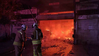 Hatay’da iş yeri 'pes' bayrağını alevlerle çekti!