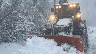 Düzce’de kar ulaşımı vurdu: 150 köy yolu kapandı!