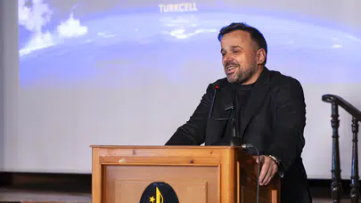 Ali Taha Koç gençlerle buluştu: 'Fikriniz tutmuyorsa, bir daha deneyin'