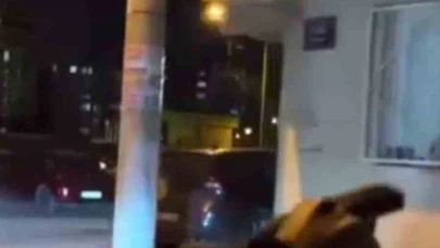 Sosyal medyada tehdit, sokakta silah! İzmir'de kan donduran magandalık kamerada...