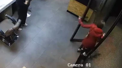 Esenyurt’ta kuaför salonunda ödeme oyunu... Kartım arabada deyip kaçtı!