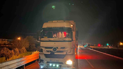 Gaziantep’te aile gezisi kabusa döndü! Tır çarptı, araç savruldu...