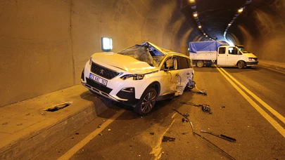 30 dakika arayla peş peşe iki kaza! 25 metreden dereye uçtu...