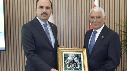 Konya Büyükşehir Belediye Başkanı Altay KKTC’de Güzelyurt’un Yeni Hizmet Binası'nı açtı