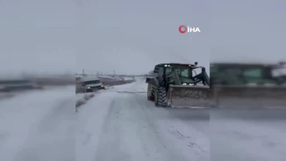 İşçi servisi devrildi, yardıma giden ambulans kara saplandı