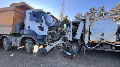 İzmir’de korkutan kaza: Kamyon ile kamyonet birbirine girdi!