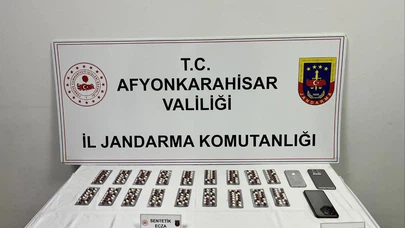 Evde ilaç var, reçete yok, hikâye çok... Jandarma hapları boğazlarına dizdi!