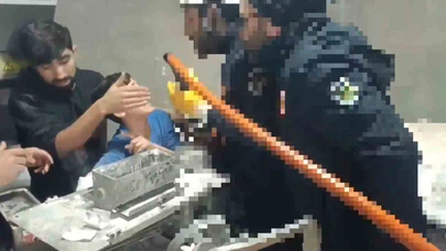 Kolu hamur makinesine sıkışan çocuğun imdadına itfaiye yetişti