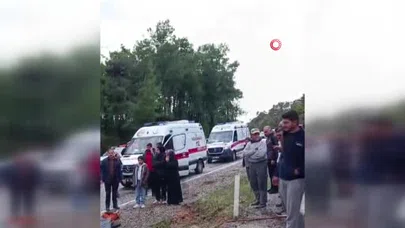 Antalya-Kumluca yolunda feci kaza: Midibüs yan yattı!