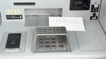 ATM’ye sinirlenince güvenliği bıçakladı... Kart arızası cinayet provasına dönüştü!