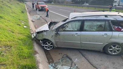 Lastik patladı, direksiyon şaştı... Sakarya'da kaza turu!