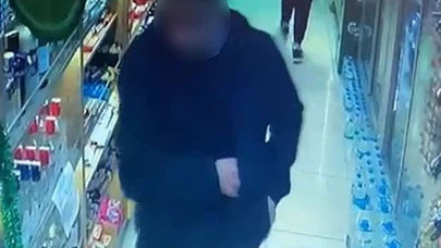 Güpegündüz hırsızlık! 1350 TL’lik içkiyi ödemeden aldı!