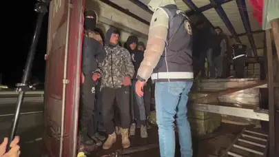 Gizli bölmeden çıktılar! Erzurum’da göçmen kaçakçılığına büyük darbe