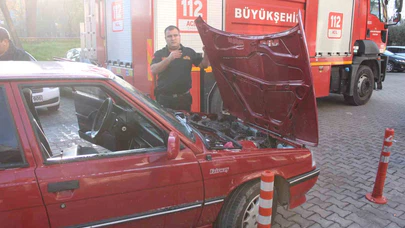 Motor bölümünden dumanlar yükseldi... Aydın'da seyir halindeki otomobil alev aldı!