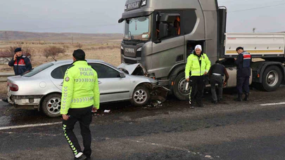 Nevşehir'de tır ile araç kafa kafaya geldiler! Bir şeritlik hata, bir ömürlük bedel...