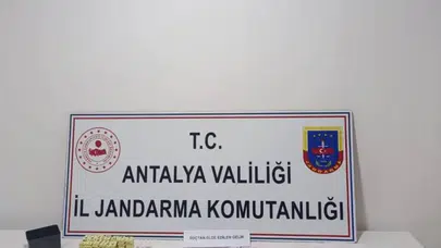 Köy kahvesine kumar baskını...Muhtar jandarmaya yakalandı!