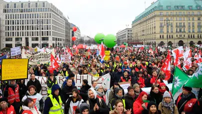 Almanya’da ücret krizi büyüyor: Berlin’de grev ve miting çağrısı!