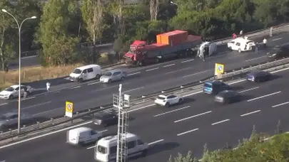 İstanbul’da zincirleme kâbus: 5 Araç birbirine girdi, trafik felç oldu!