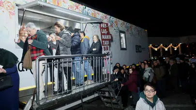 Karatay’dan Şeb-i Arus’a geleneksel dokunuş: Ziyaretçilere sıcak sahlep ikramı