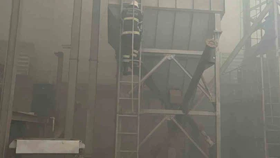 Alevler yükseldi, ekipler seferber oldu: Hatay'da çikolata fabrikası yandı!