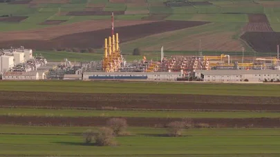 Alevlerin yükseldiği o dakikalar... Silivri BOTAŞ yangınında görüntülere böyle yansıdı!