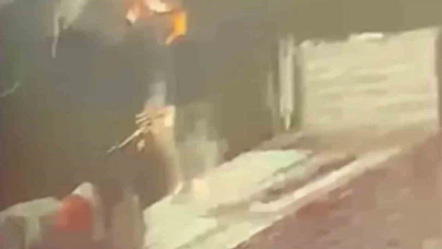 Hatay'da dehşet anları: Tırdan yük indiriyordu, yıldırım isabet etti!