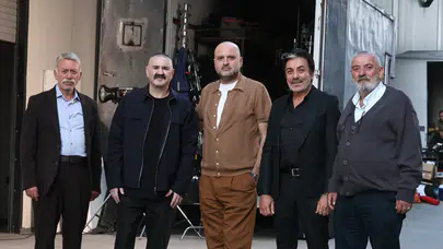 Ketenpere Dalavere geliyor! Dev kadroya dev afiş