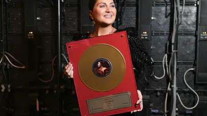 Sibel Can’a Altın Plak sürprizi: 25 milyon dinlenmeyle büyük başarı