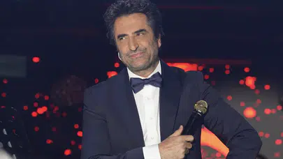 Yılın son konseri İstanbul’u salladı: Mahsun Kırmızıgül sahneye damga vurdu