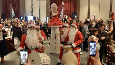 Ece Gürsel'den Esra Ezmeci’ye, Şebnem Schaefer’dan Yonca Evcimik’e... Boğaz'da duygusal buluşma