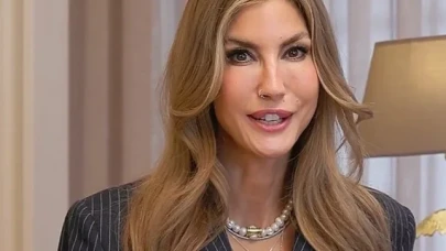 Yıllara Meydan Okuyan Çağla Şikel'in Güzellik Sırrı Nedir? Şikel Açıkladı