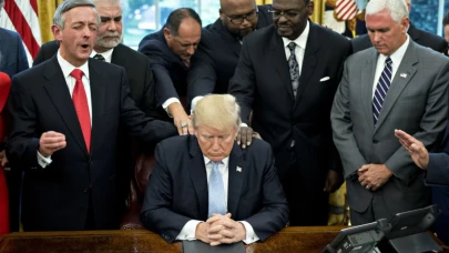 Donald Trump’ı Mesih İlan Ettiler, Ona Adanmış Kilise Kurdular!
